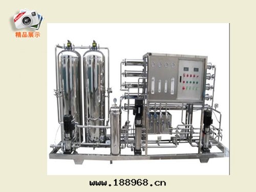 大(dà)型淨水(shuǐ)設備